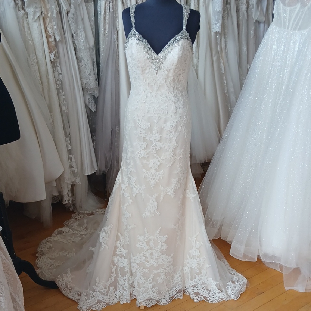 Modern All Lace Wedding Dress - Picture 1 of 5